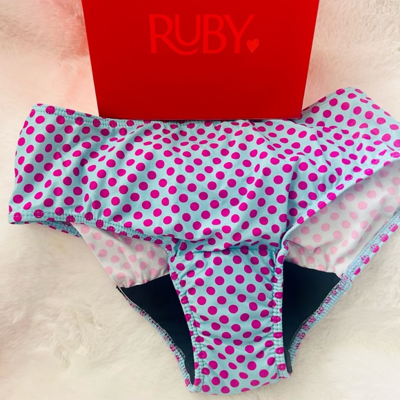 ❤️Ruby love fist period panties. Set of 4 all size small (4-6) Hipster style - Picture 3 of 7